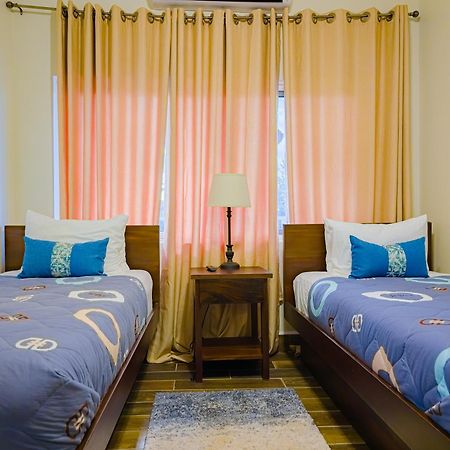 Louis' Apartments Placencia Zewnętrze zdjęcie