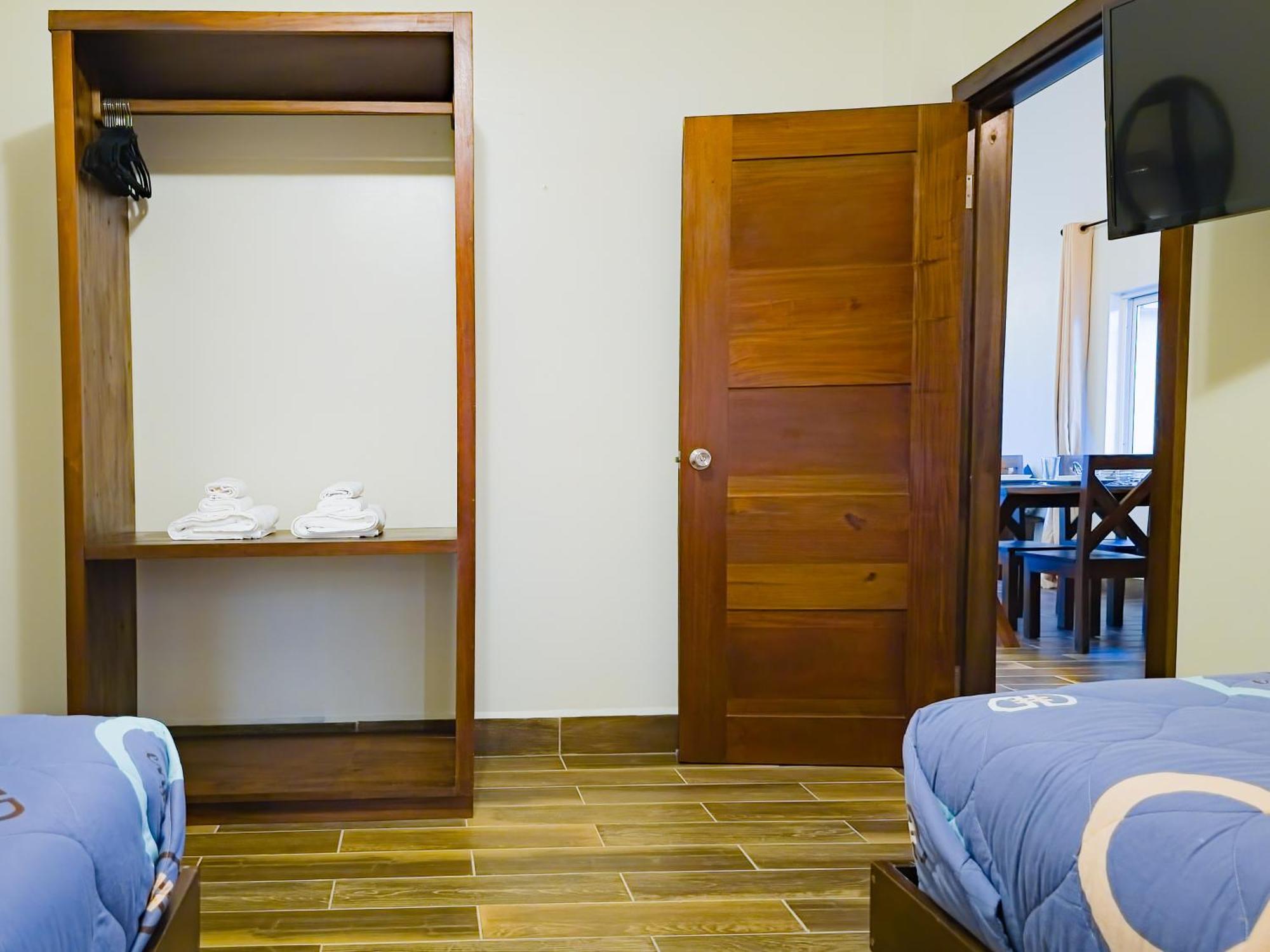 Louis' Apartments Placencia Zewnętrze zdjęcie