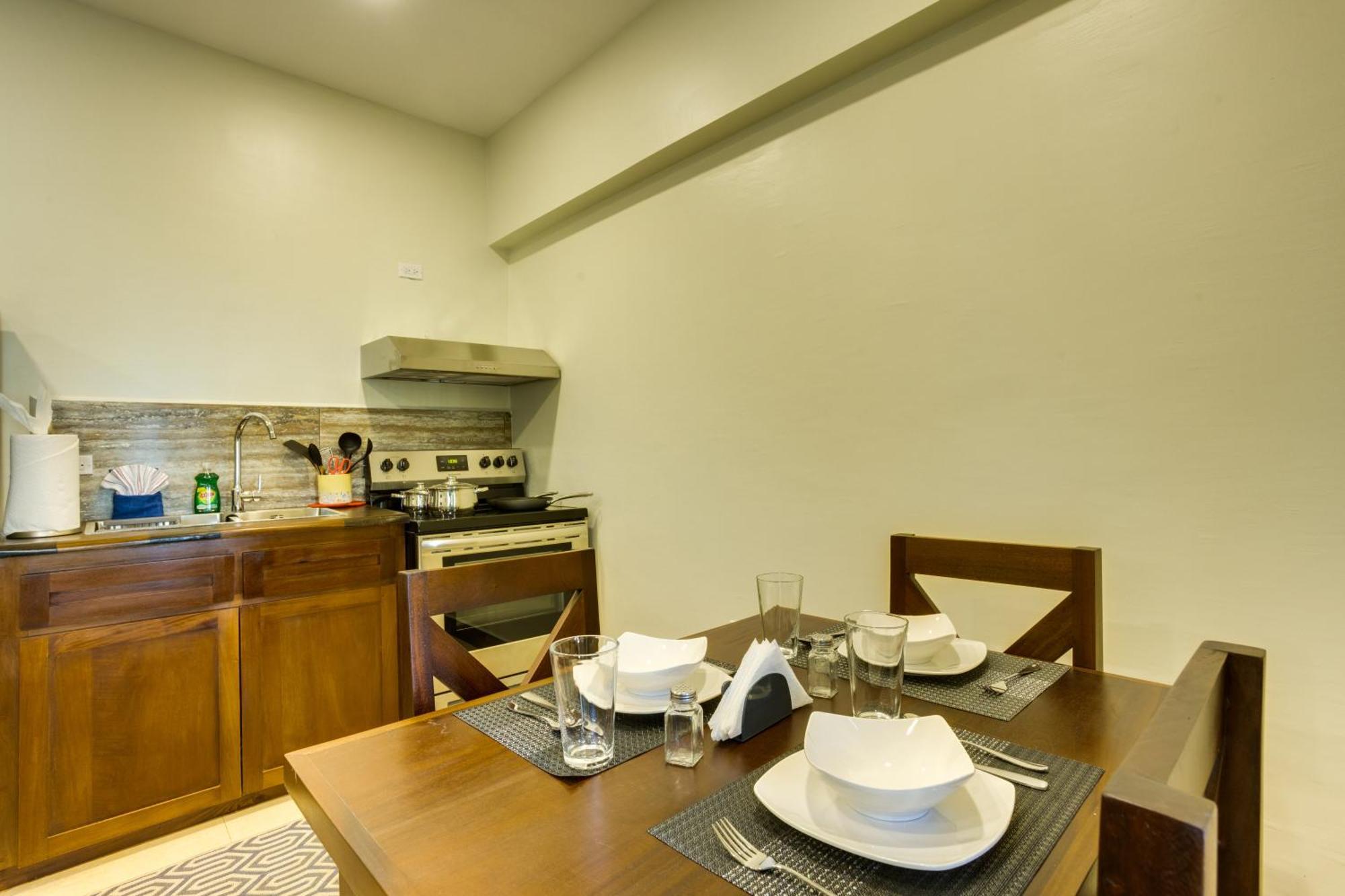 Louis' Apartments Placencia Zewnętrze zdjęcie