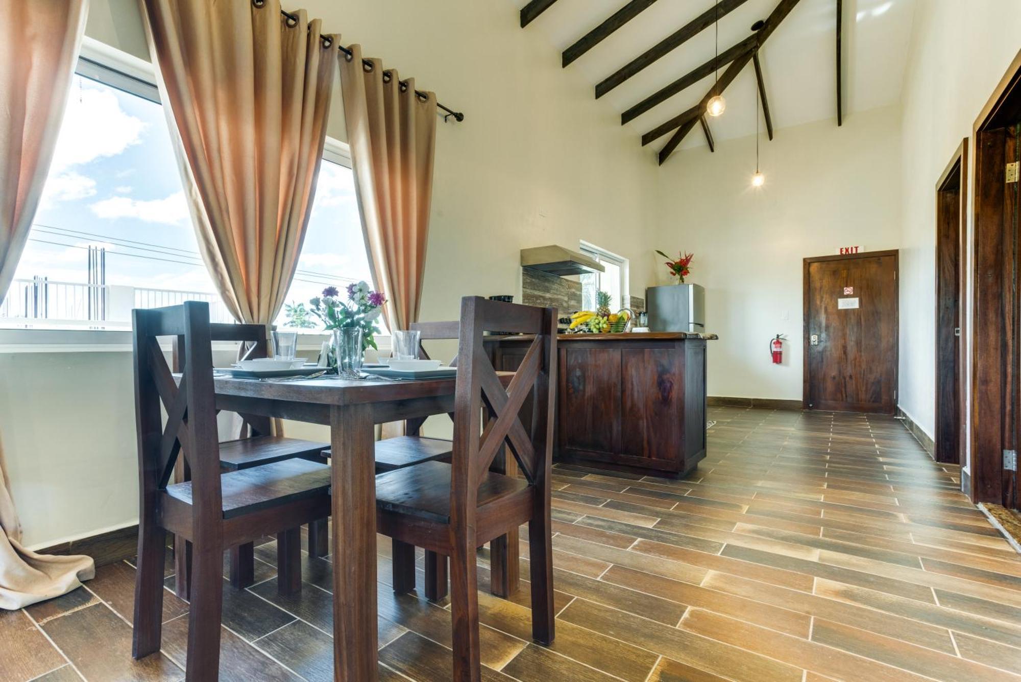 Louis' Apartments Placencia Zewnętrze zdjęcie
